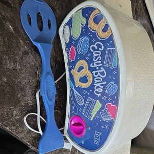 Blue Kids Baking Toy Oven with Blue Spatula